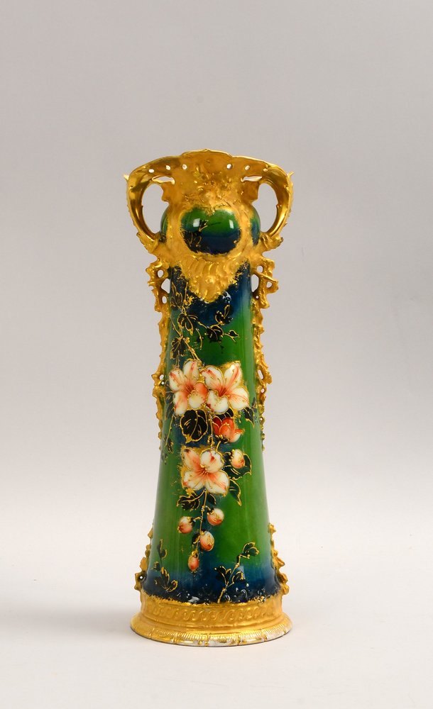 Porz.-Prunkvase, mit Blütendekor, goldstaff., 2x plast. Handhaben, gemarkt