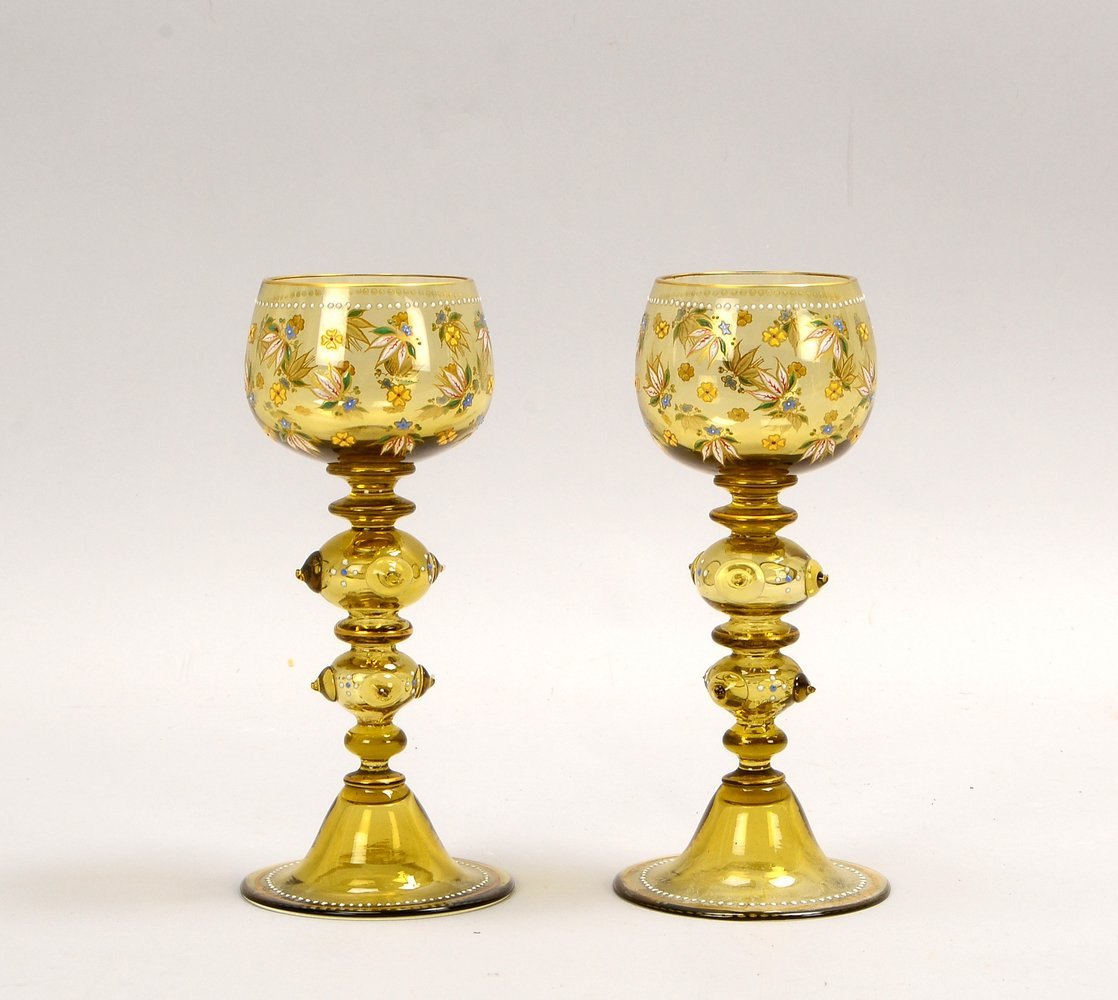 2 Römer (um 1891), '6661', Hohlbalusterschaft mit Noppen, Emaille-Dekor, verg. Lippenr.