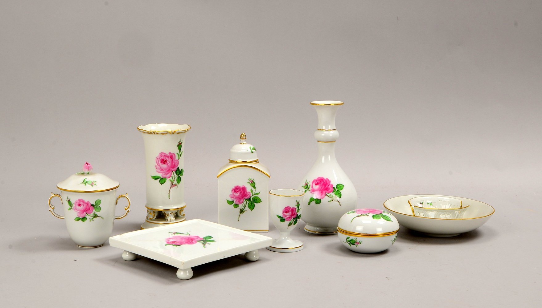 Meissen (Schwertermarke, I. Wahl), kl. Tischporz.-Konvolut, Dekor 'Rote Rose', 8 Teile