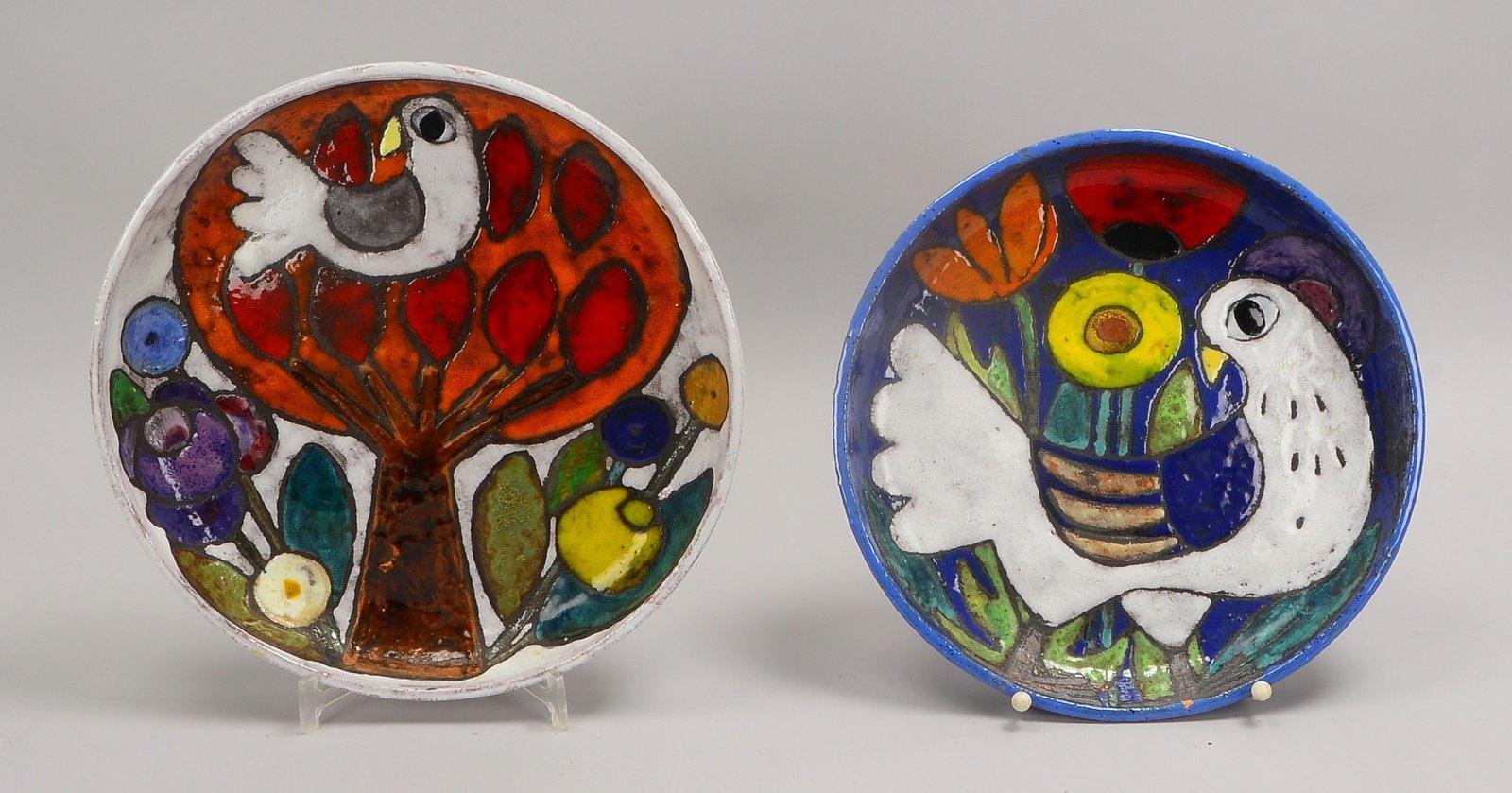 Weichberger, Heide, 2 Künstler-Keramikteller, 'Taube im Baum'/'Taube im Garten'