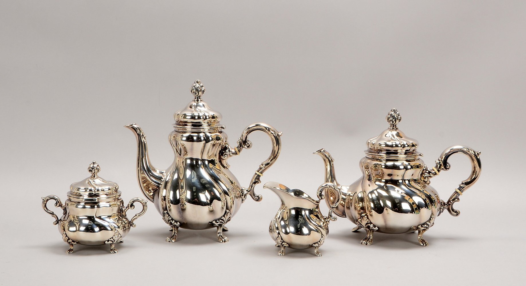Wilkens, Kaffee-/Teekern, 925 Sterling, barocke Form, gedrehte Wandung; Gew. 2.012 g