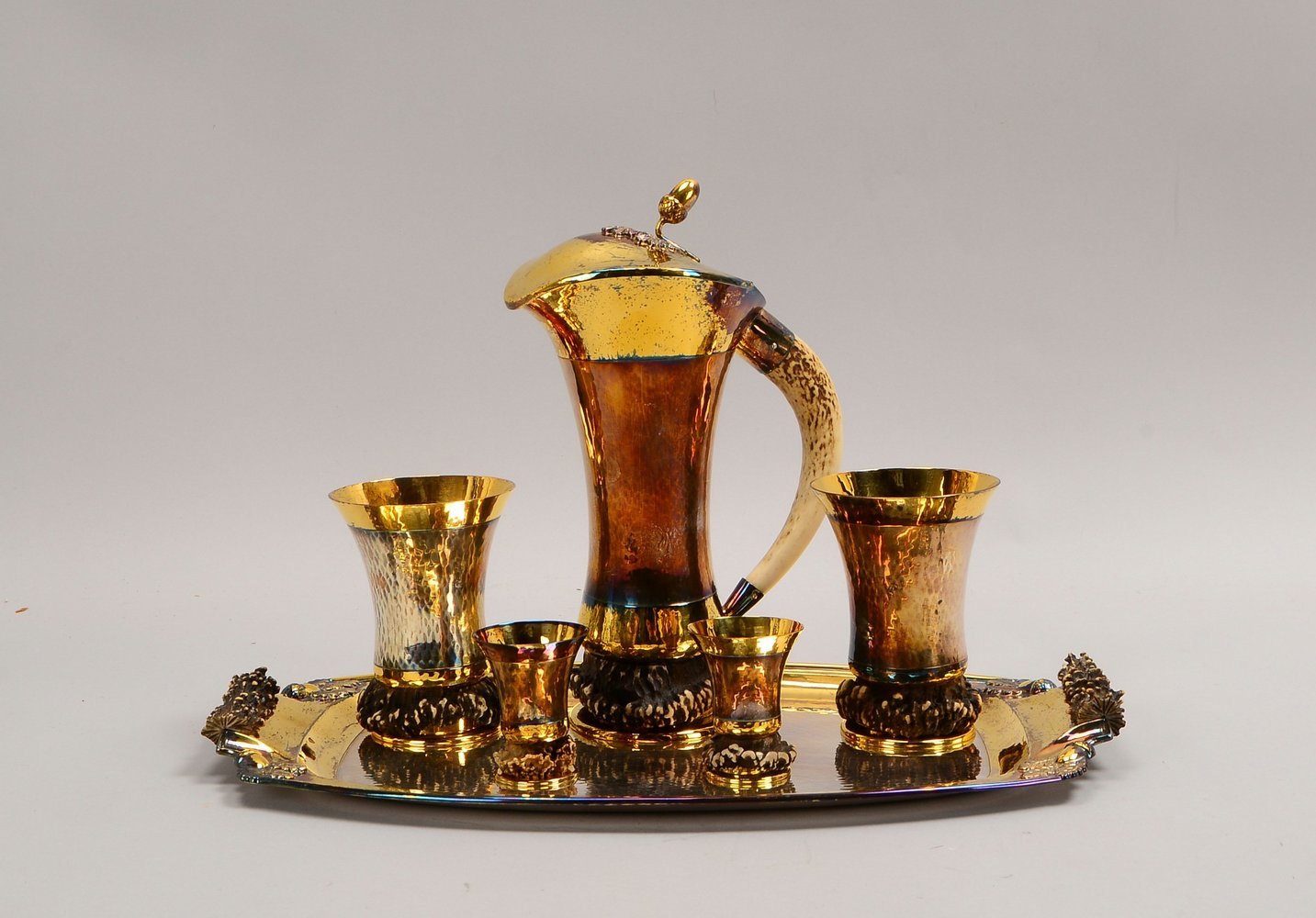 E. Hermann/Waldstetten, jagdl. Schenkgarnitur mit Trophäen, 925 Sterlings./verg.