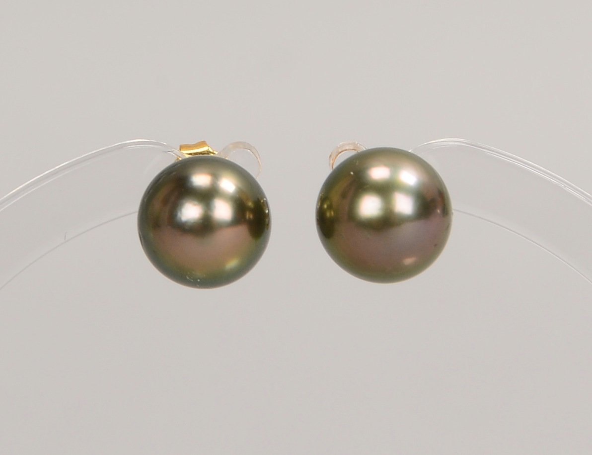 PaaOhrstecker, 585 GG (gest.), jeweils mit Tahitiperle/Ø 8 mm; Gew. 2,30 g - mit Zert.