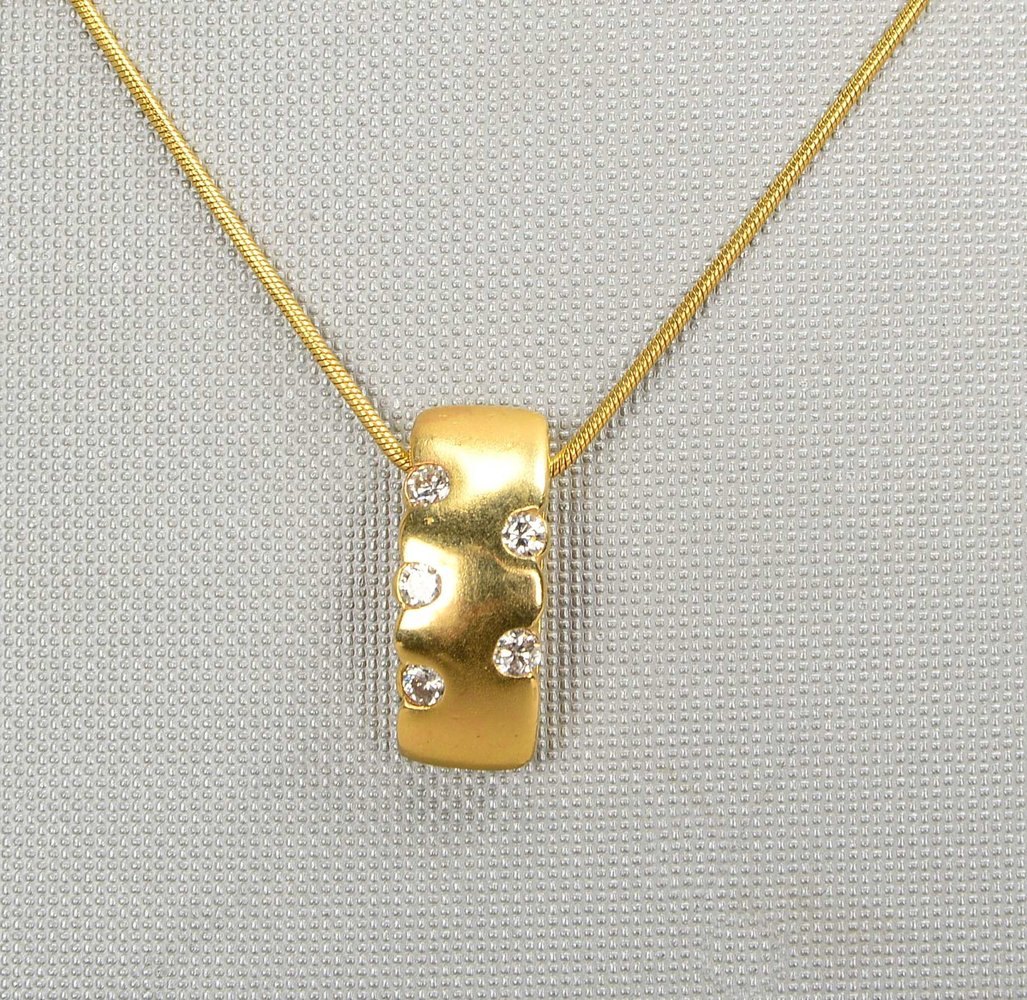 Halskette mit Anh., 585 GG (gest.), Anh. mit 5x kl. Brill./ca. 0,20 ct; Gew. 6,50 g