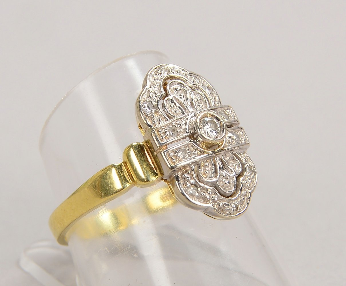 Ring, 585 GG/WG (gest.), Art déco-Stil, mit 11x kl. Diam./ca. 0,11 ct; RG 57, Gew. 3,97 g