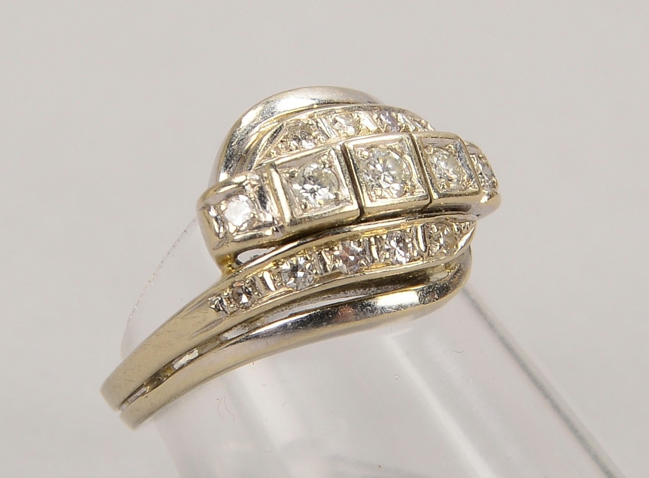Ring, 585 WG (gest.), mit 15x Diamanten/ca. 0,35 ct; RG 54, Gew. 6,70 g