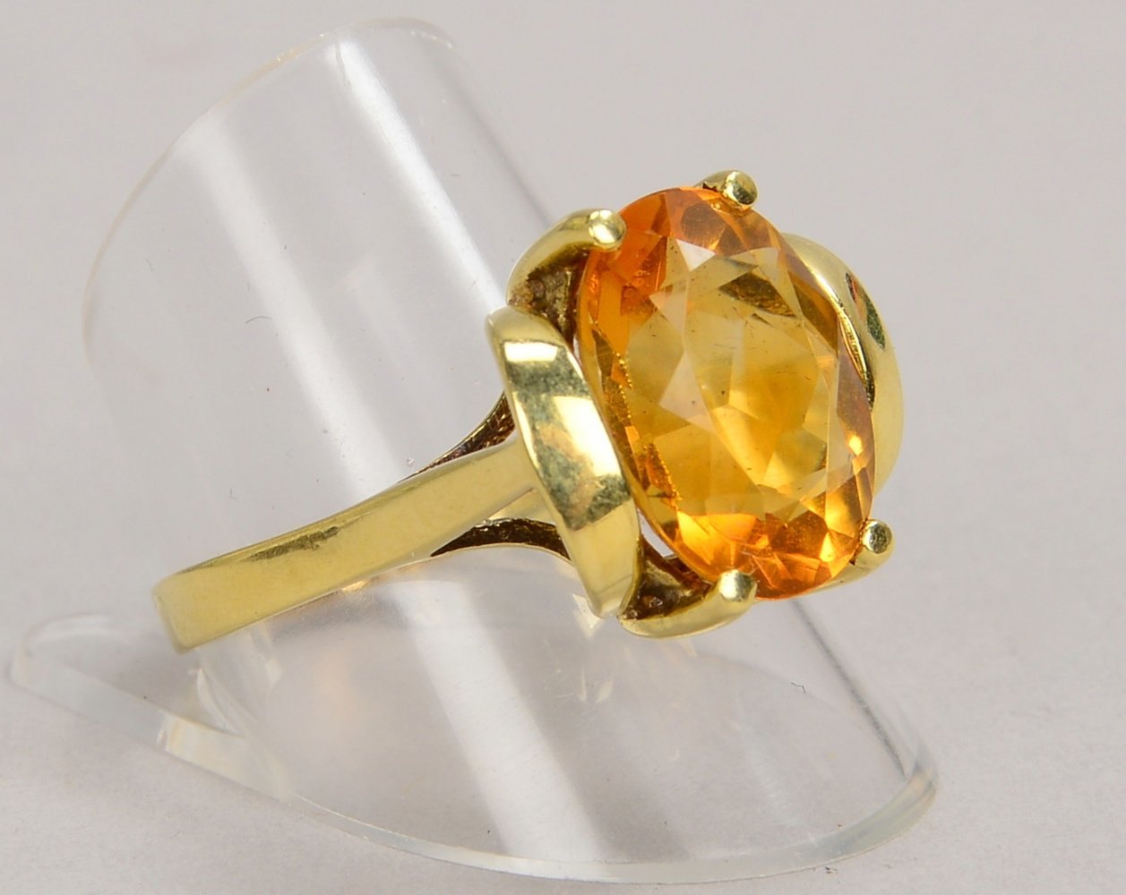 Ring, 585 GG, mit Citrinbesatz; RG 61, Gew. 4,9 g