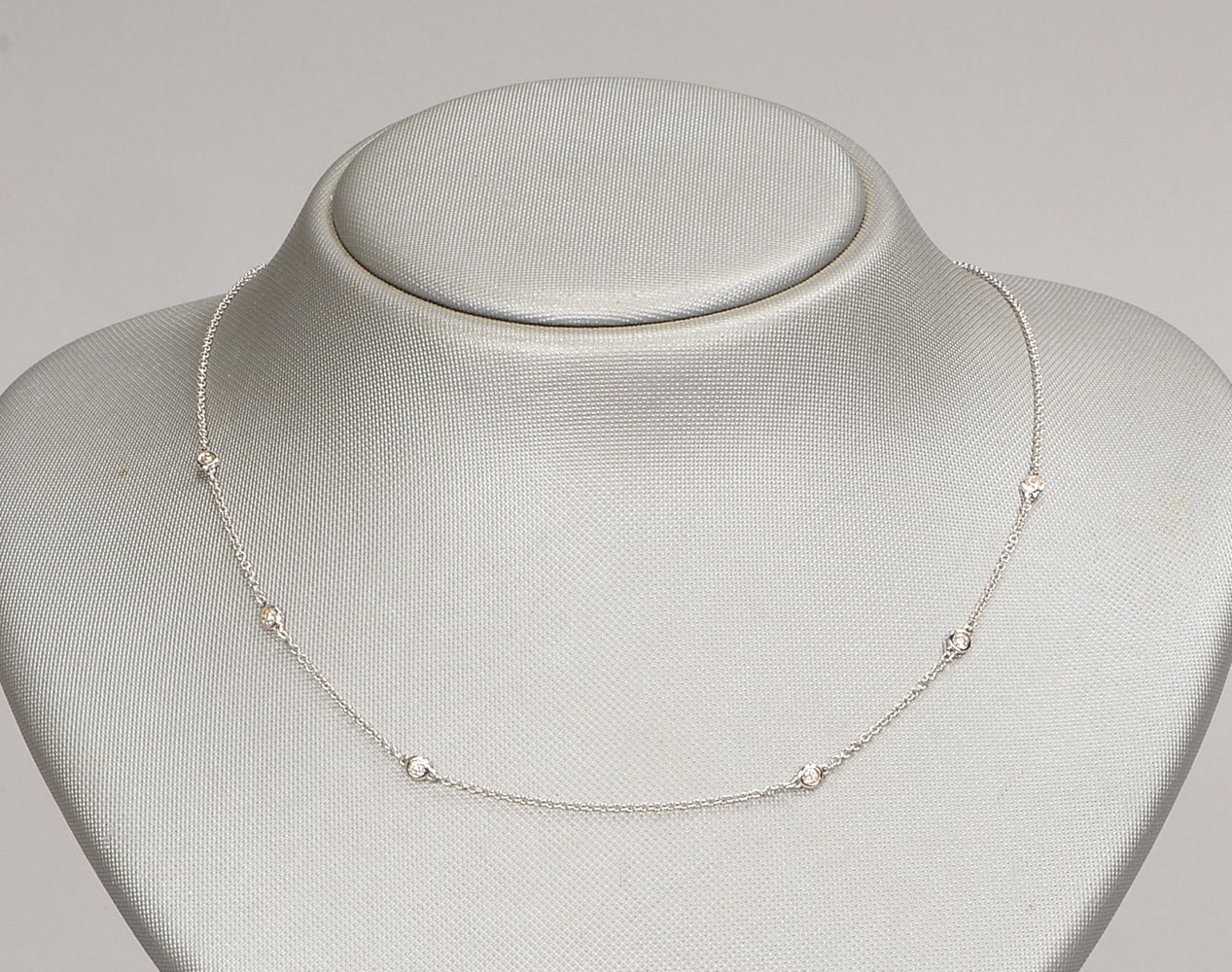 Halskette, 585 WG (gest., mit 6x Brill./zus. ca. 0,22 ct; Länge 44 cm, Gew. 2,60 g