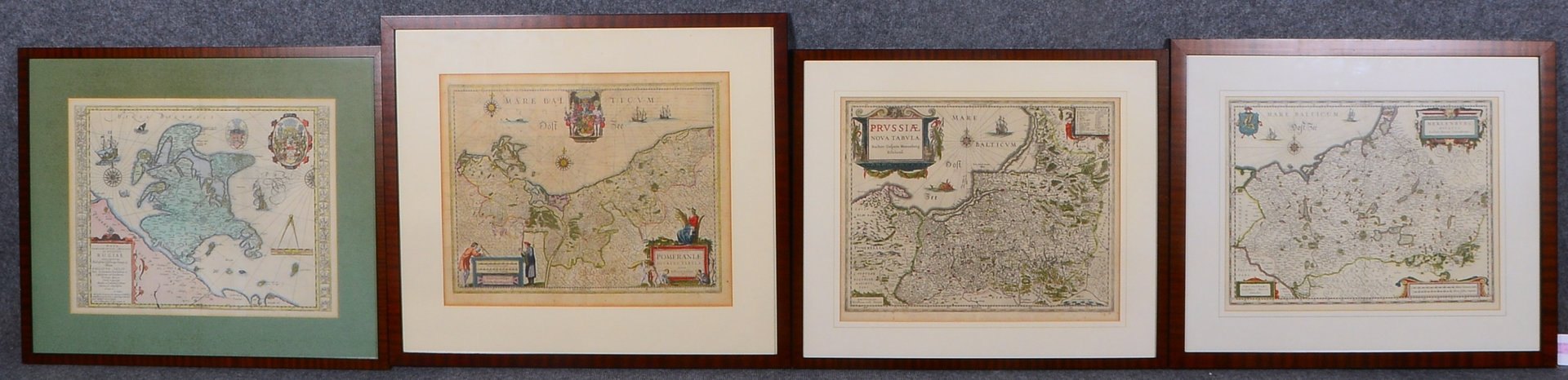 4 histor. Landkarten, unter PP hinter Glas: 'Mecklenburg', 'Preußen' und 'Balt. Meer'