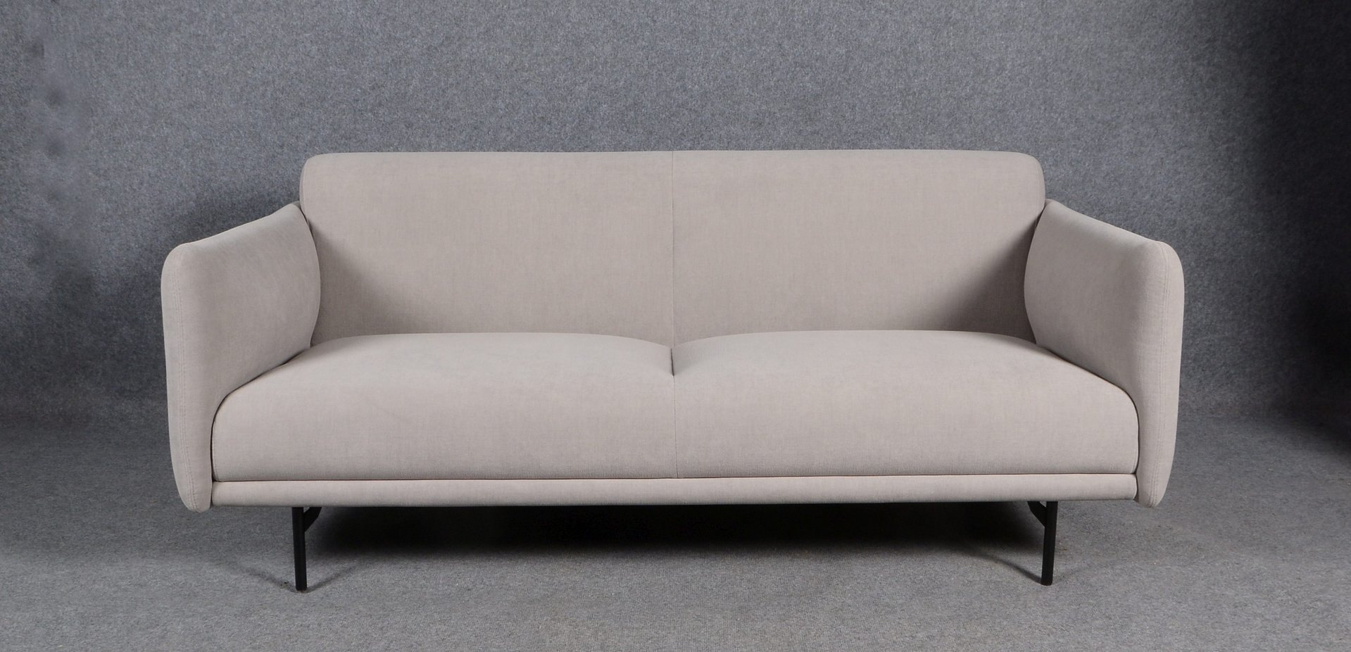 BoConcept, Designer-Sofa/2-Sitzer, Möbelstoff-Bezug in Hellgrau - sehr guter Zust.