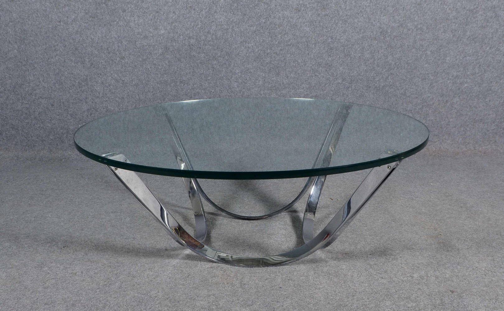 Moderner Couchtisch, Chromgestell mit runder Glasplatte/Glasdicke 2 cm; Höhe 42 cm