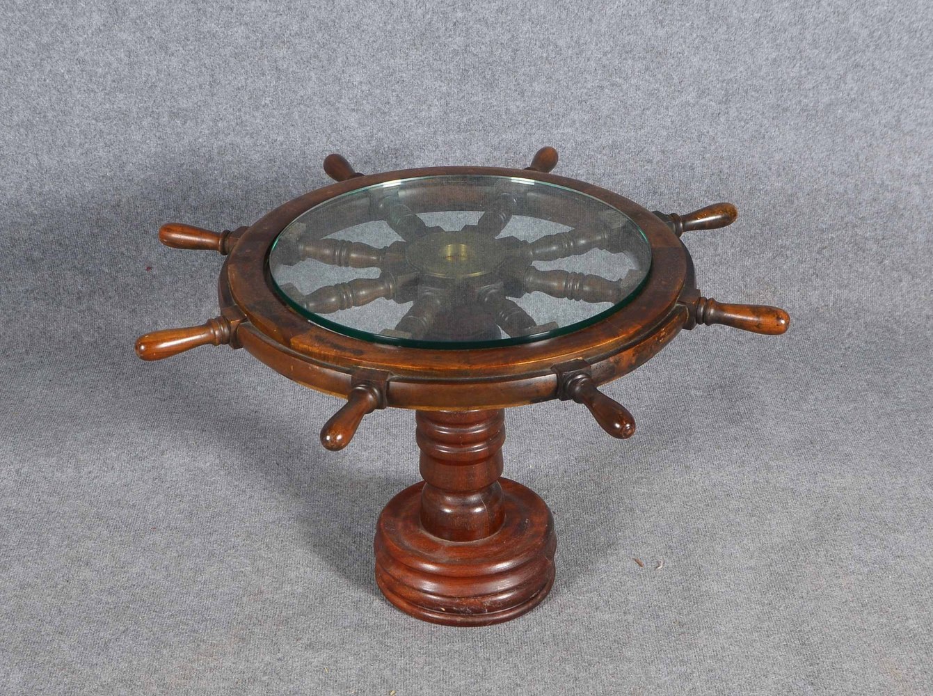 Beistelltisch, Schiffsteuerrad, mit aufgelegter Glasplatte; Höhe 50 cm, Ø ca. 80 cm