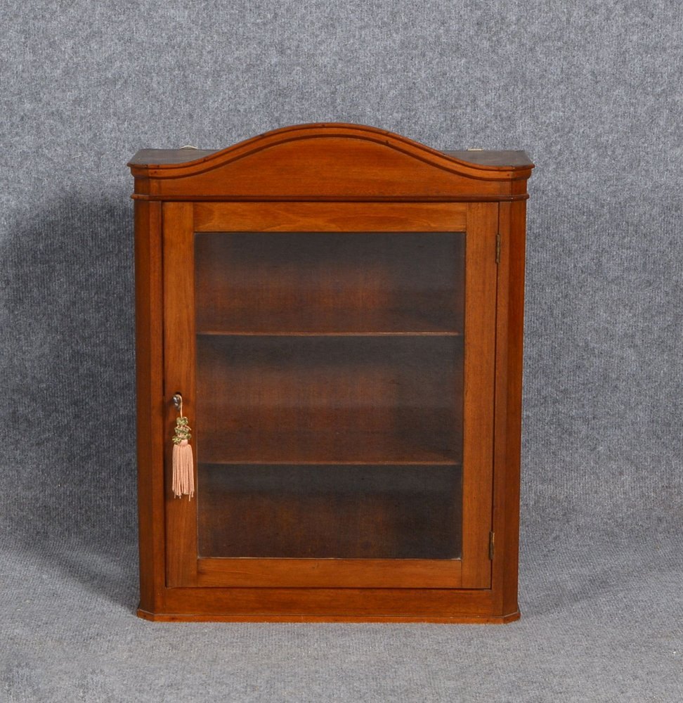 Kl. Wandvitrine, Mahagoni, 3-seitig verglast, mit 2x Innenborden; Höhe 57 cm