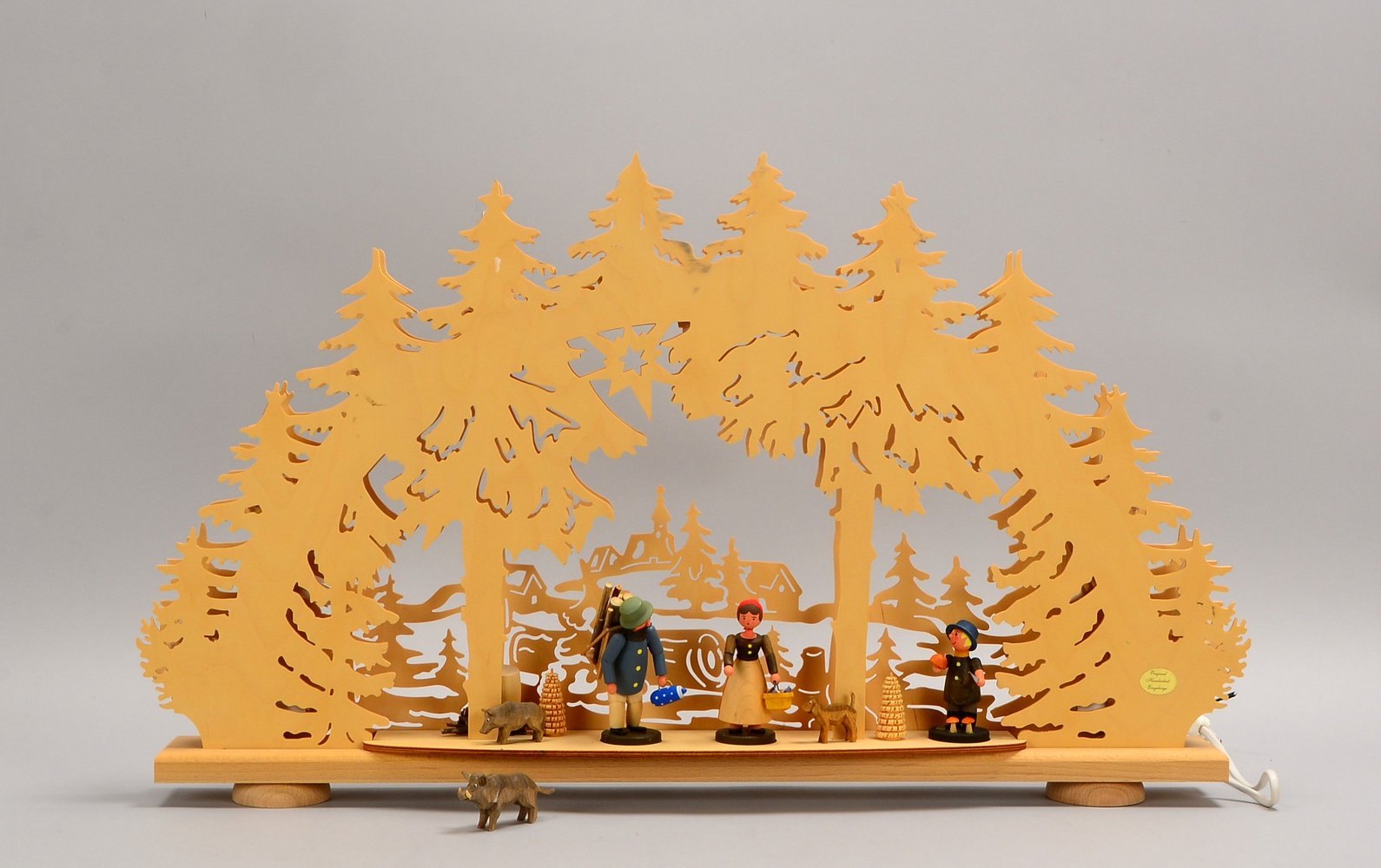 Erzgebirge-Doppelschwibbogen, 'Im Wald', mit Beleuchtung, in OVP; Höhe 42 x 68 cm