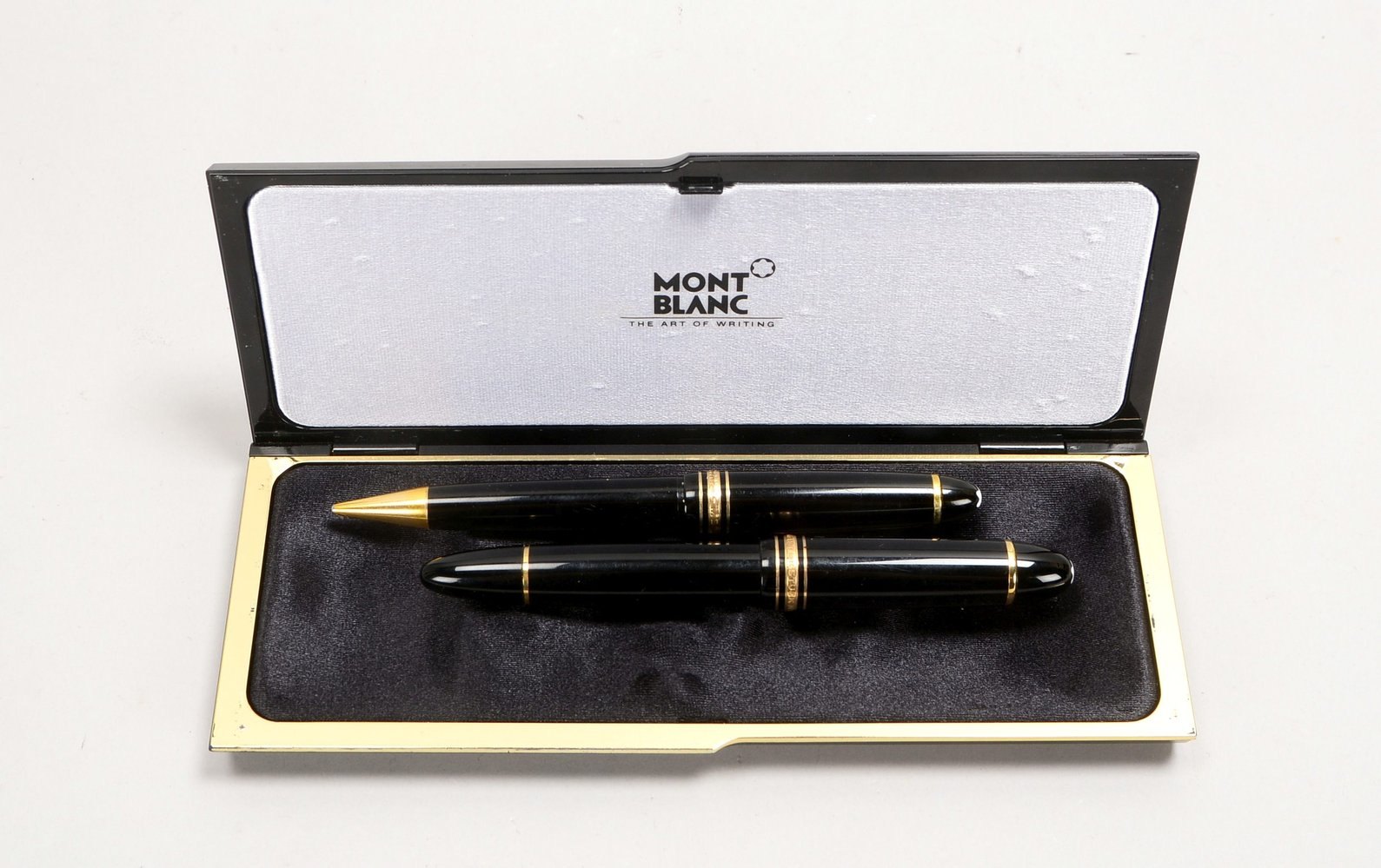 Montblanc-Konvolut: 2x 'Meisterstück'-Schreiber, 1 Federhalter/Goldf., 1 Drehbleistift
