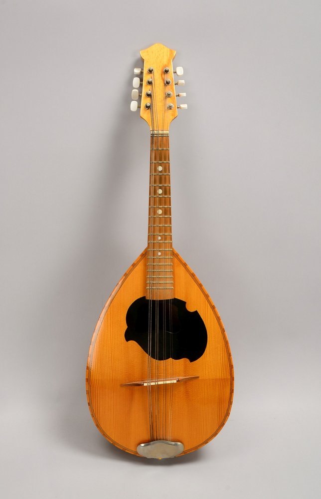 Alte Mandola, 8-saitig, mit 'O'-Bund - in gutem spielbereitem Zustand; Länge 75 cm
