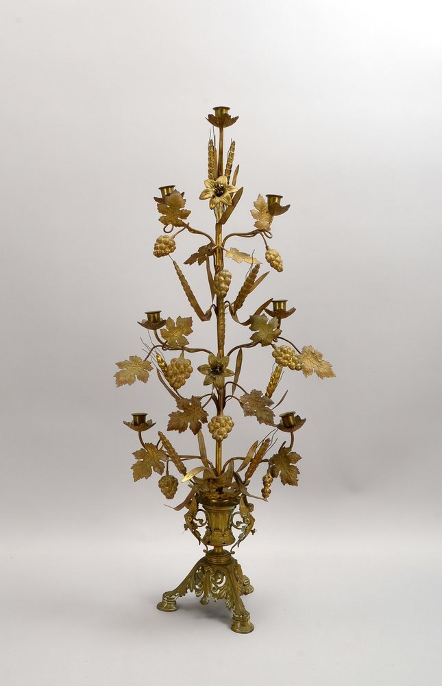Gr. Kerzenleuchter, Messing, 7-flammig, vegetabile Gestaltung; Höhe 98 cm