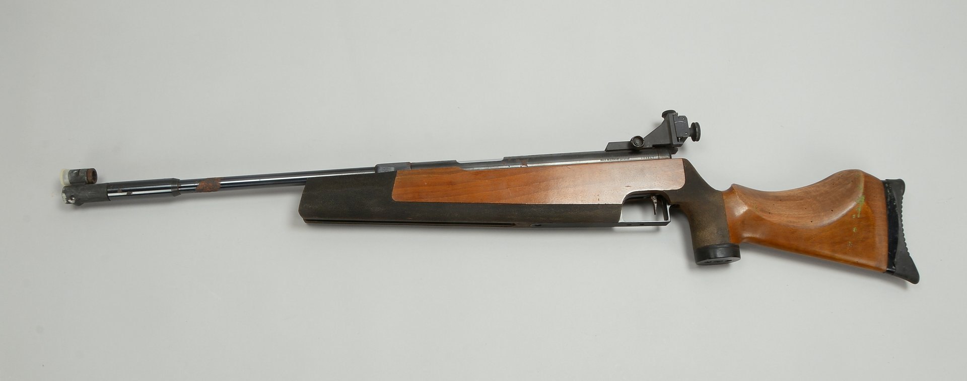 Sportschützen-Luftgewehr, Hersteller: Feinwerkbau/Oberndorf a.N.; Länge 109 cm