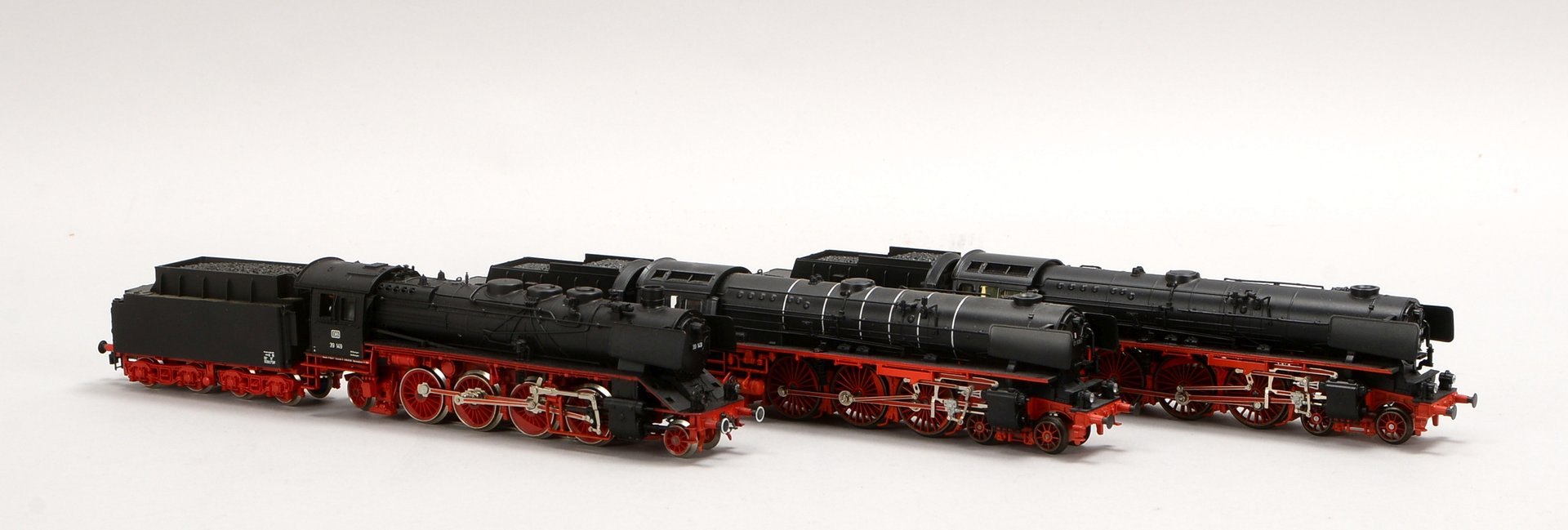 3x Dampfloks, 'Spur H0': 1x Rivarossi, '1001', und 2x Märklin, '3390'/'33102', neuw.