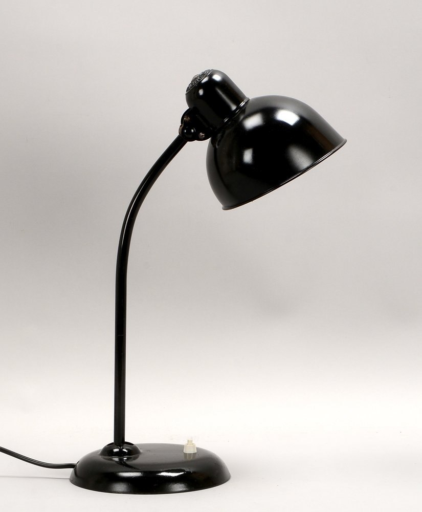 Fritz Hansen, Designer-Tischlampe, 'Kaiser Idell', verstellbarer Schaft, mit Schirm