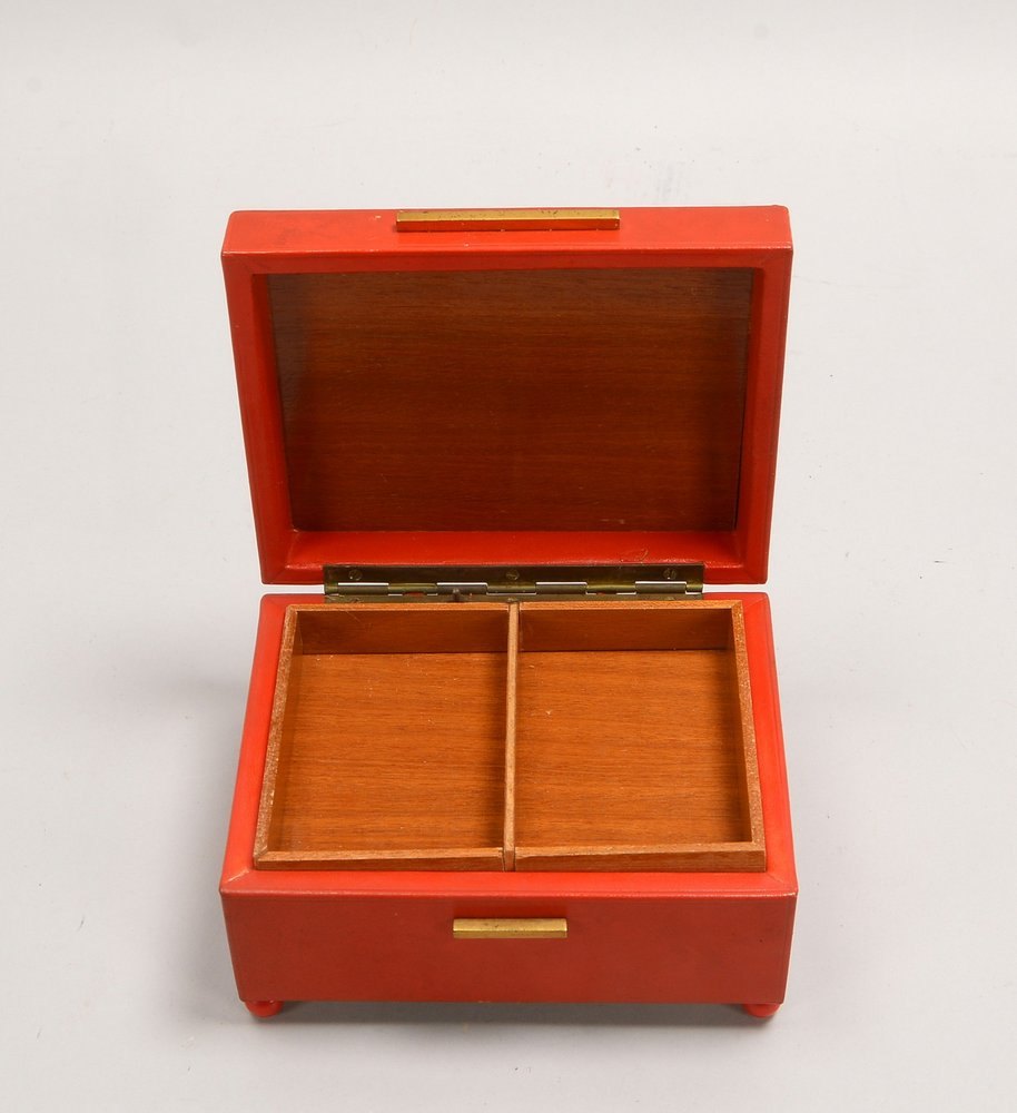 Schmuckschatulle, Holz/Leder(?), mit integrierter Spieluhr (Deutschland); Höhe 8,5 cm