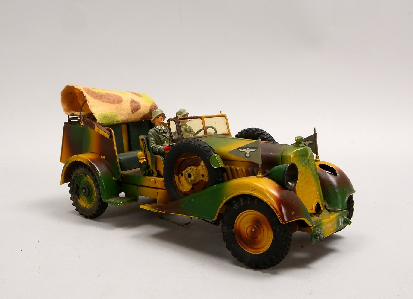 Elastolin/Lineol-Blechspielz., 'Luftwaffe'-Mannsch.-Wagen, 2-achsig, mit 2x Soldatenfig.