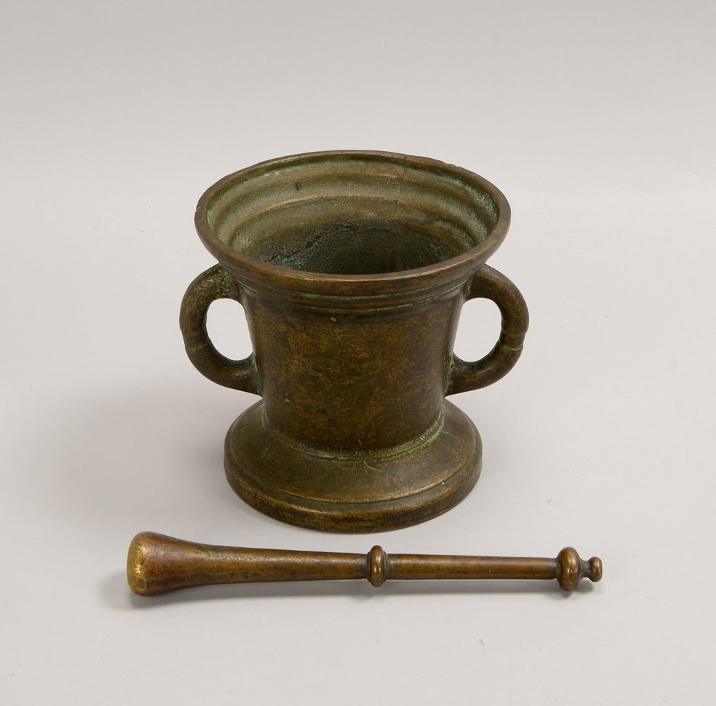 Antiker Mörser, Bronze, mit 2x Handhaben, mit Pistill; Höhe 16 cm