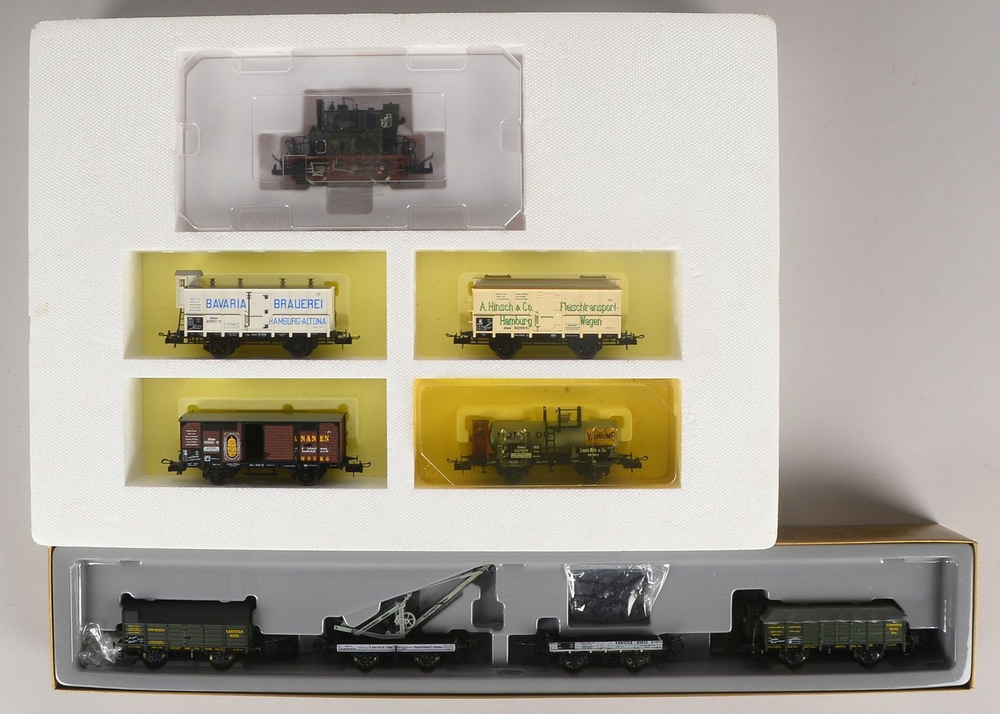 2 Sets Trix 'H0': Zugset '21218', Dampflok/Güterz.; Wagen-Set '31350', 'KBayStsB.'
