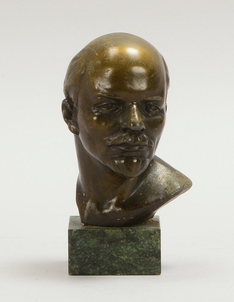 Zinkguss-Büste, 'Lenin-Portrait', Figur bronziert, auf Marmorsockel; Höhe 14,5 cm