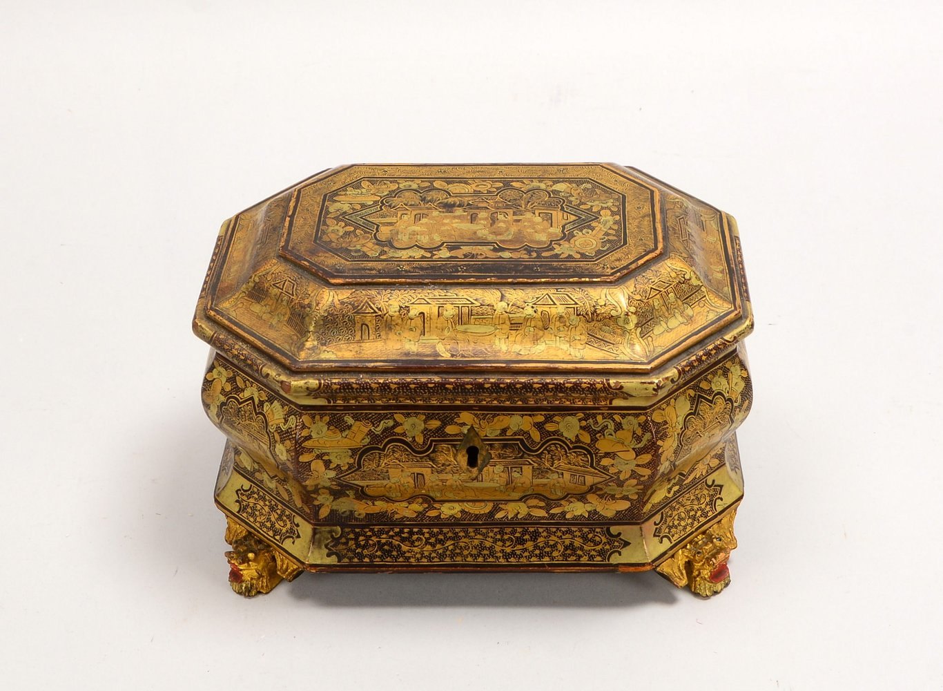 Teekasten (China, um 1900), Schwarzlack/feinste Goldmalerei, auf 4x Drachenfüßen