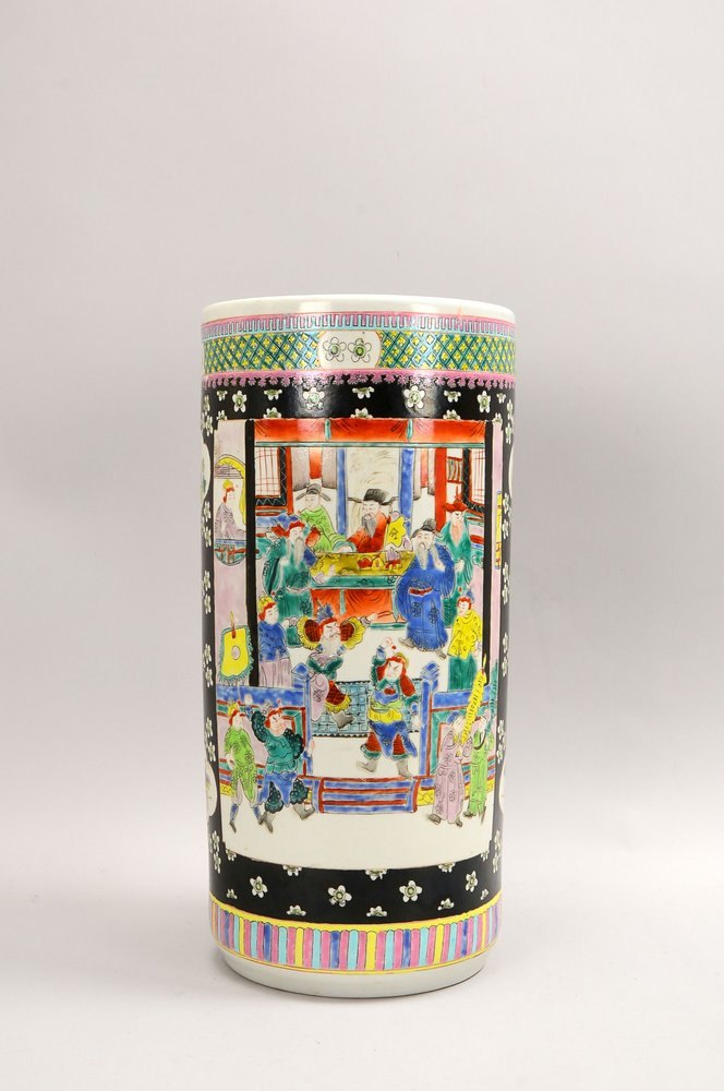 Porz.-Vase/Schirmständer (China), zylindr. Korpus, 'Samurai-Kämpfer'