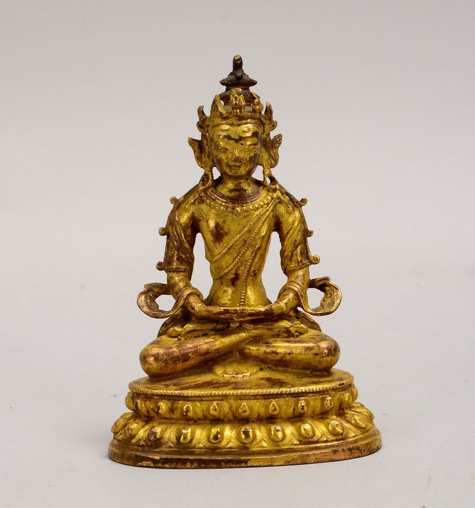 Bronzeskulptur (Tibet-?), 'Buddha' - in Mudra-Haltung, mit Bodenplatte; Höhe 11 cm