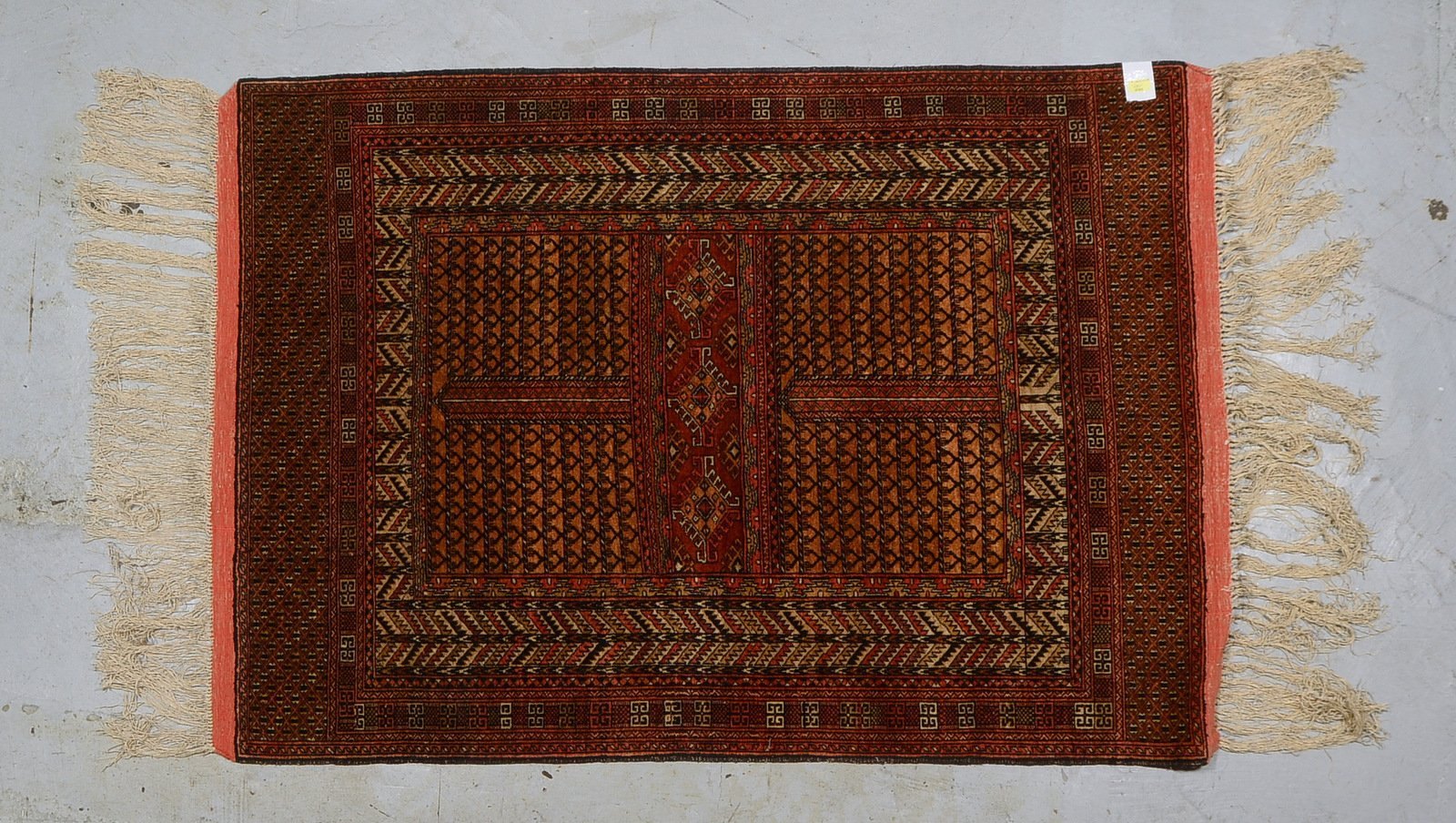 Hatschlu, Seide auf Seide, feine Kn., kompl., in gutem Zust.; Maße 175 x 121 cm