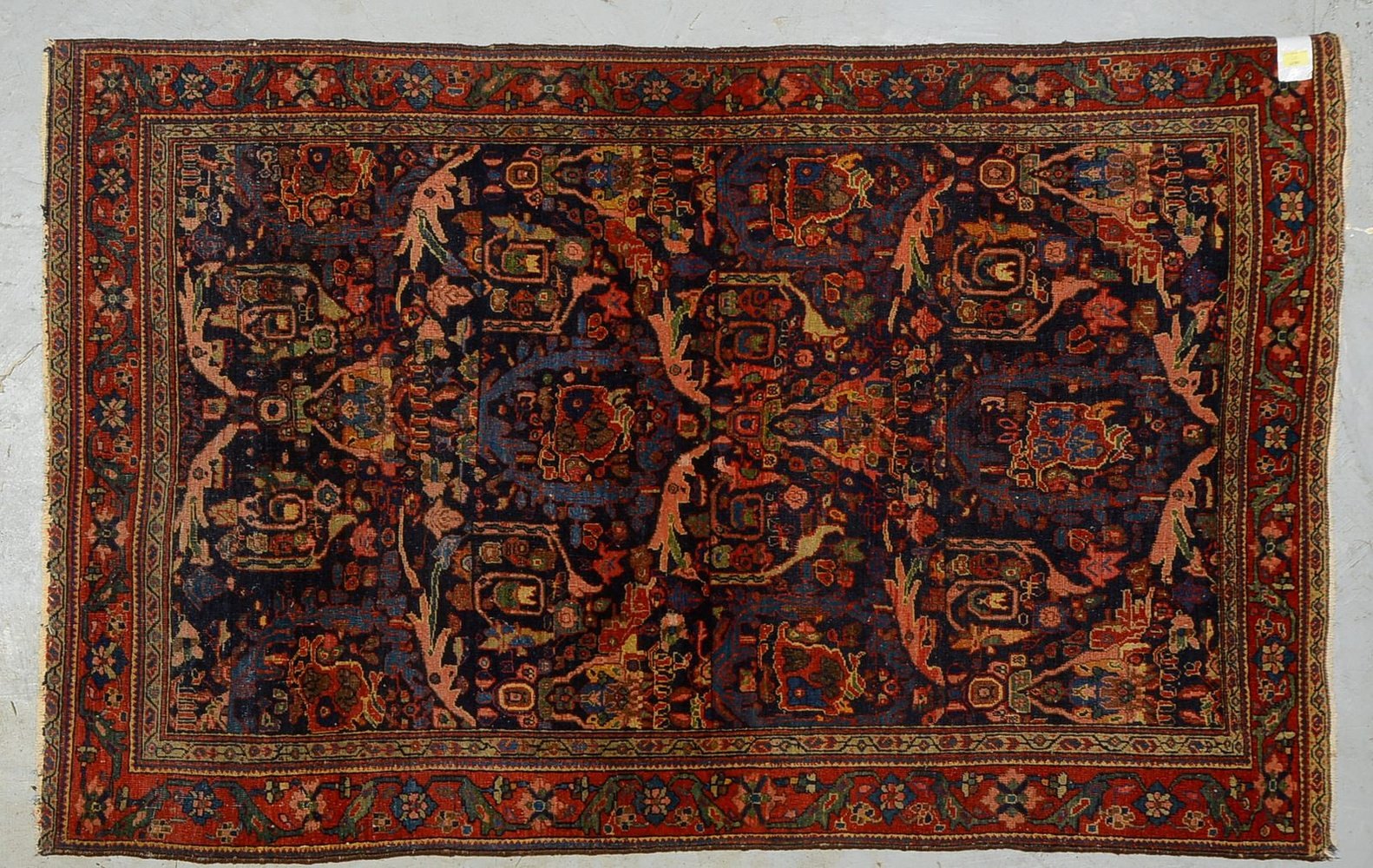 Orientteppich (Iran), mittelfeine Knüpfung; Maße 198 x 124 cm