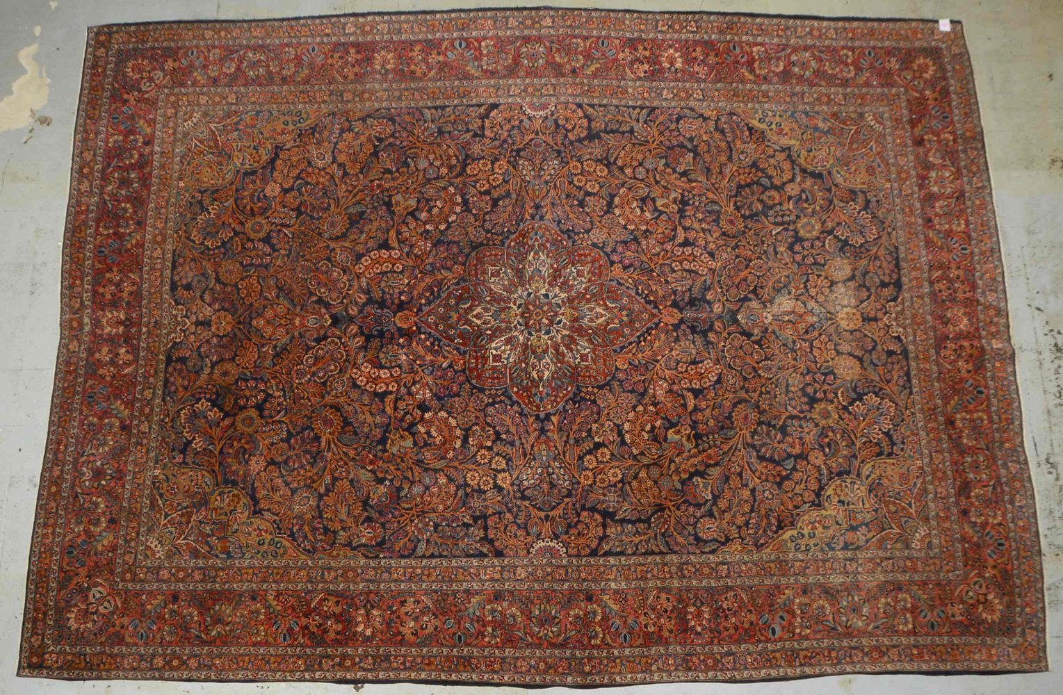 Sarough-Mohajeran, mittelf. bis feine Kn., floral gem., mit Medaillon; Maße 423 x 310 cm