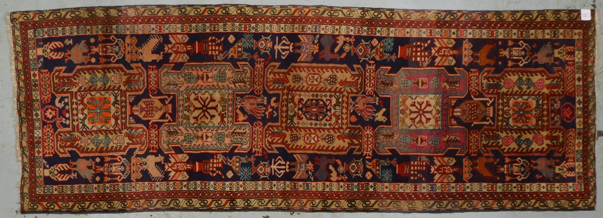 Meshkin-Galerie, feste Kn., gleichmäßiger Flor - guter Zust.; Maße 316 x 111 cm