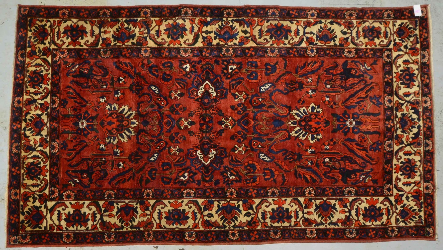 Bakhtiari, mittelfeine Kn., gleichm. Flor; Maße 315 x 178 cm (kl. Gebrauchssp./Seite)