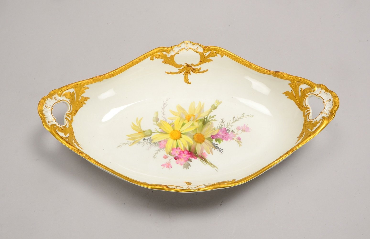 KPM Berlin, Obstschale, flor. Weichmalerei, Goldrand, 4x Rocaillen/2x als Handh.
