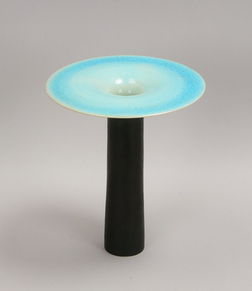 Colberg-Tjadens, D., Künstler-Keramikvase, türkisf. Innenglasur, sign.; Höhe 27,5 cm
