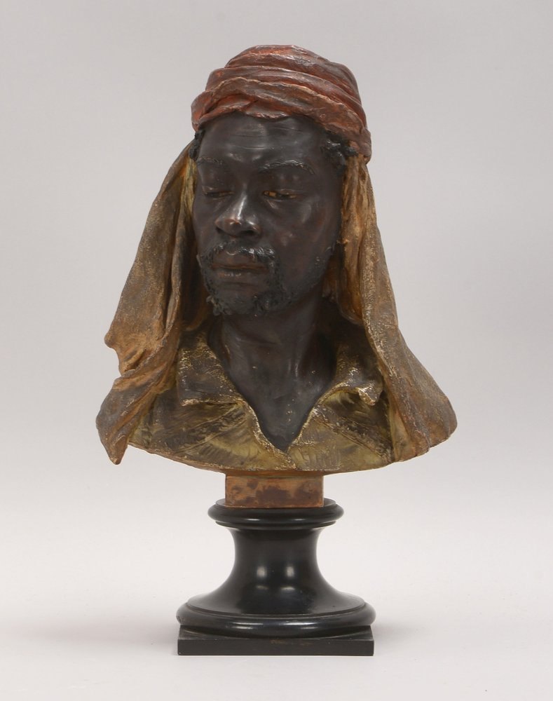 Keramikbüste, 'Arabischer Mann', farbig gefasst, unsign.; Büste auf Holzsockel; Höhe 36 cm