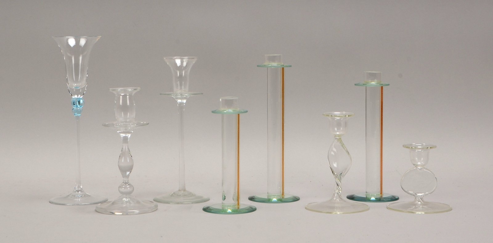 Monica Borgward, 8x Glas-Tischkerzenleuchter, versch. Ausf.; Höhe 9 cm - 24 cm