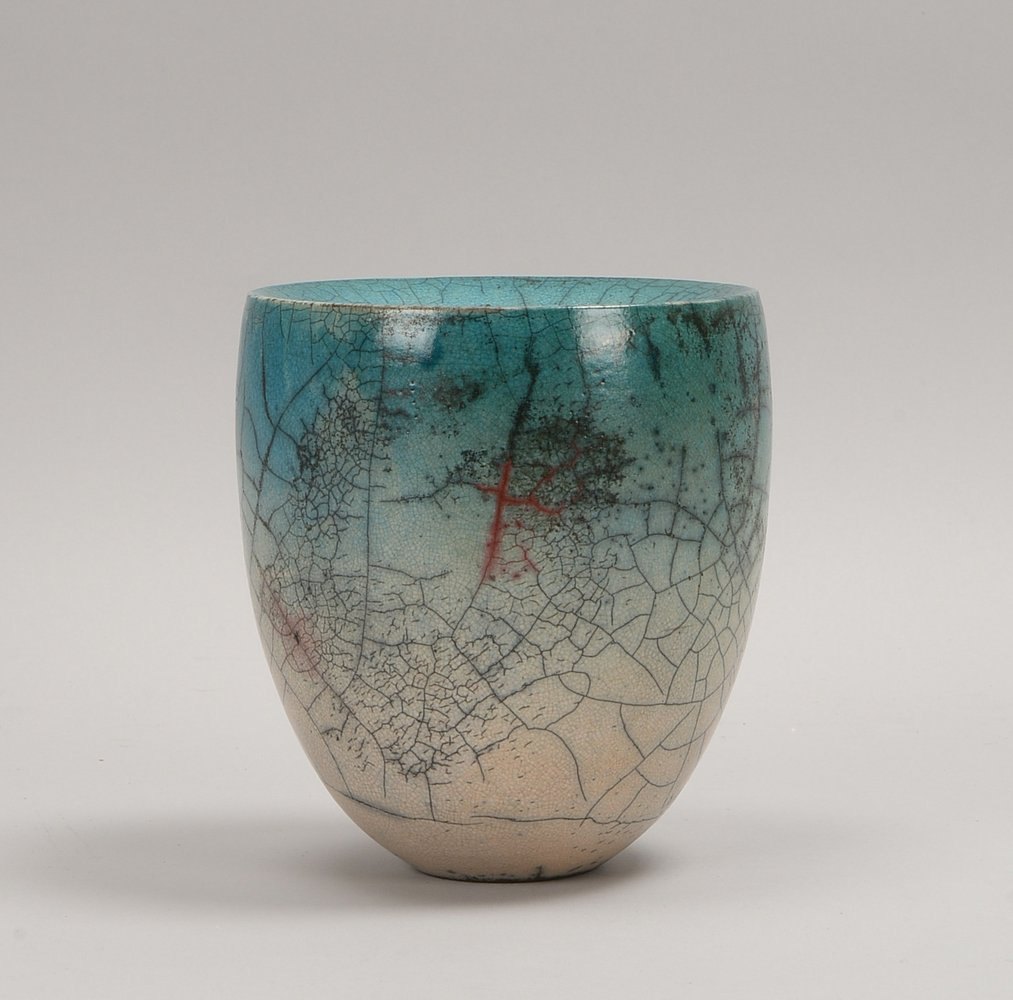 Mindermann, Martin, Künstlerkeramik, gefertigt in Raku-Brandtechnik; Höhe 18 cm