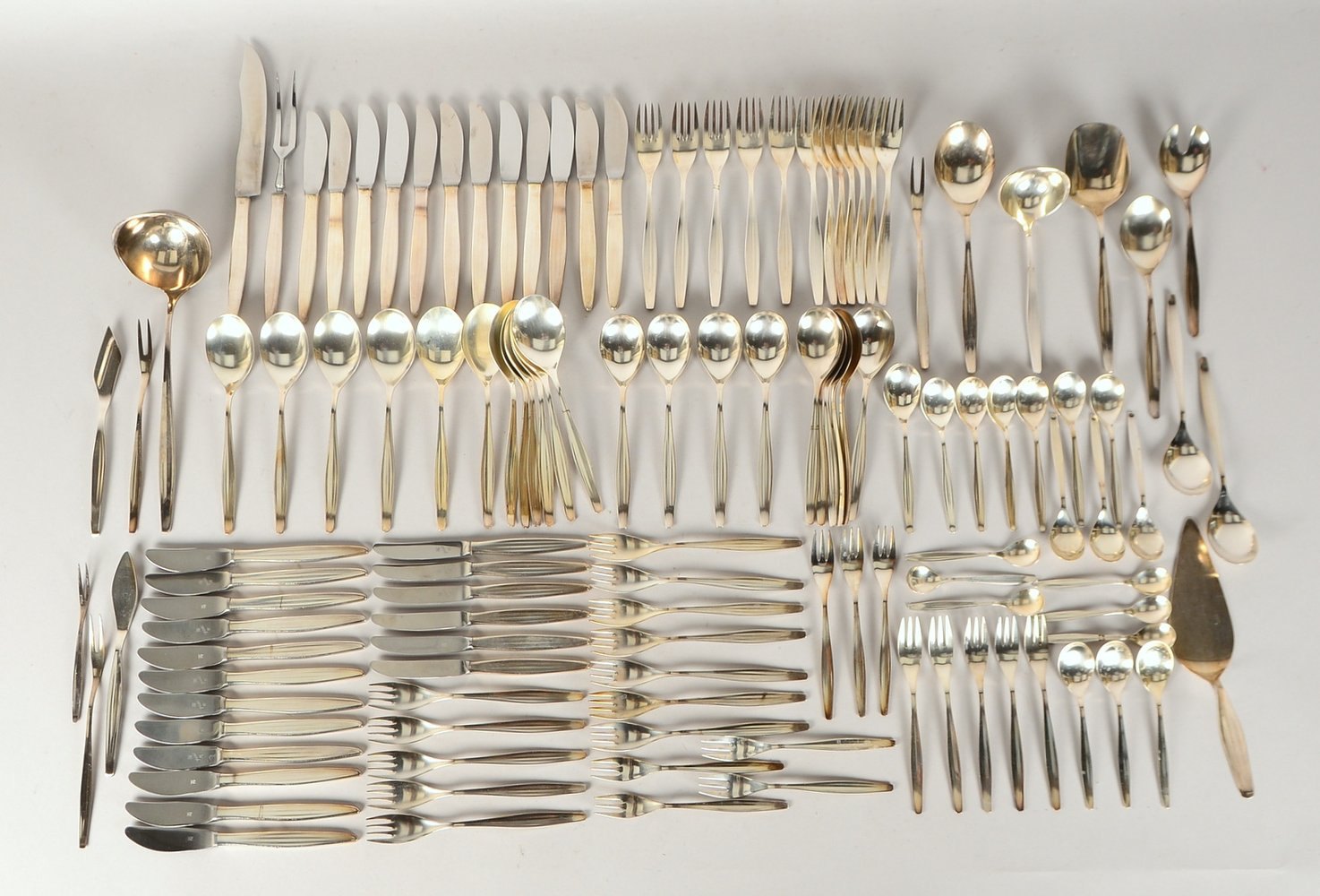 WMF, umfangr. Tafelbesteck, 925 Sterlingsilber, kompl. für 12 Pers.; Gew./o. Messer: 3.679 g