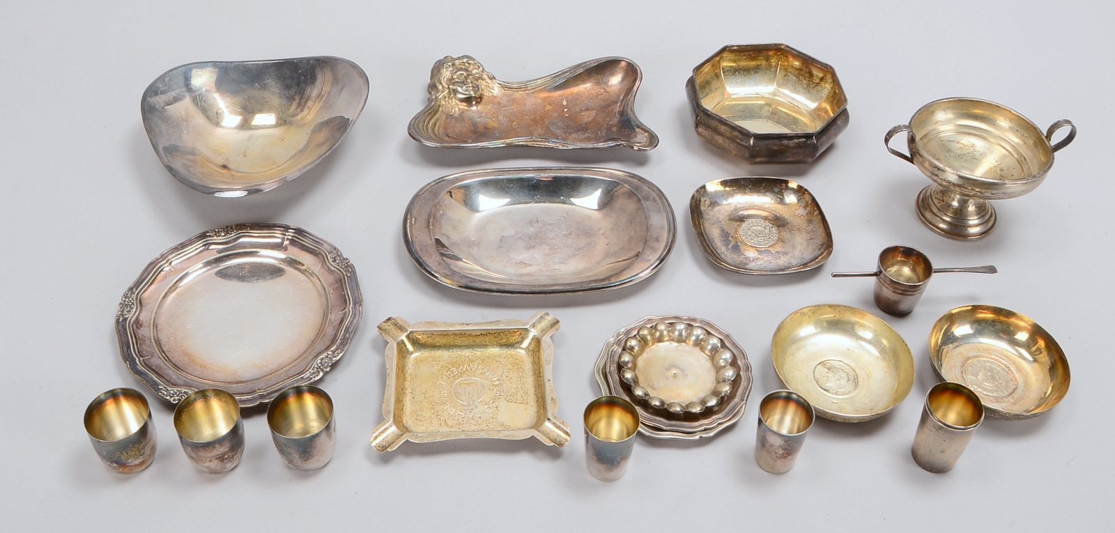 Silber-Schalen, Schnapsbecher, u.a. - Zuckertopf Silber gef.; Gew./ungefüllt: 1.092 g