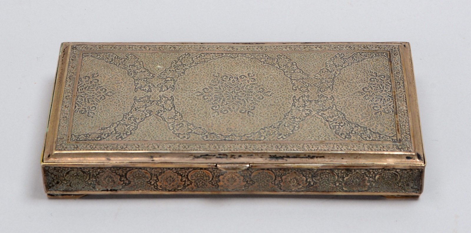 Zigarettenetui (Persien), Silber, ornamentales Reliefdekor; Gew. 412 g
