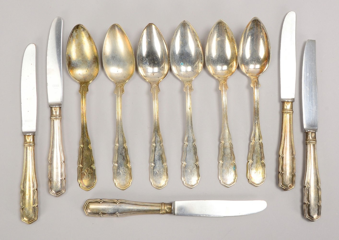 Tafelbest., 13-löt. Silber: 5x Speisemesser, Gew. 600 g; 6x Löffel, Gew. 510 g