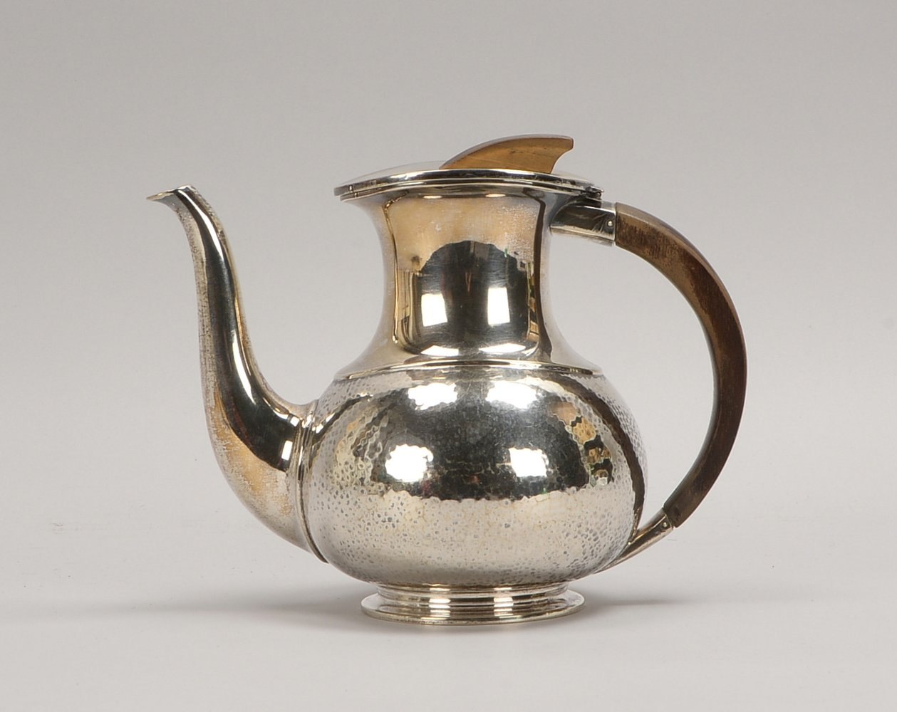 Kaffeekanne (Manuf. 'REC'), 800 Silber, Mod. '22', Edelholz-Henkel/Deckelappl.; Gew. 615 g