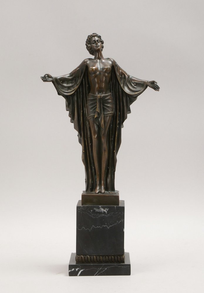 Bronzeskulptur, 'Frühlingserwachen', in der Plinthe sign., auf Marmorsockel; Höhe 44 cm