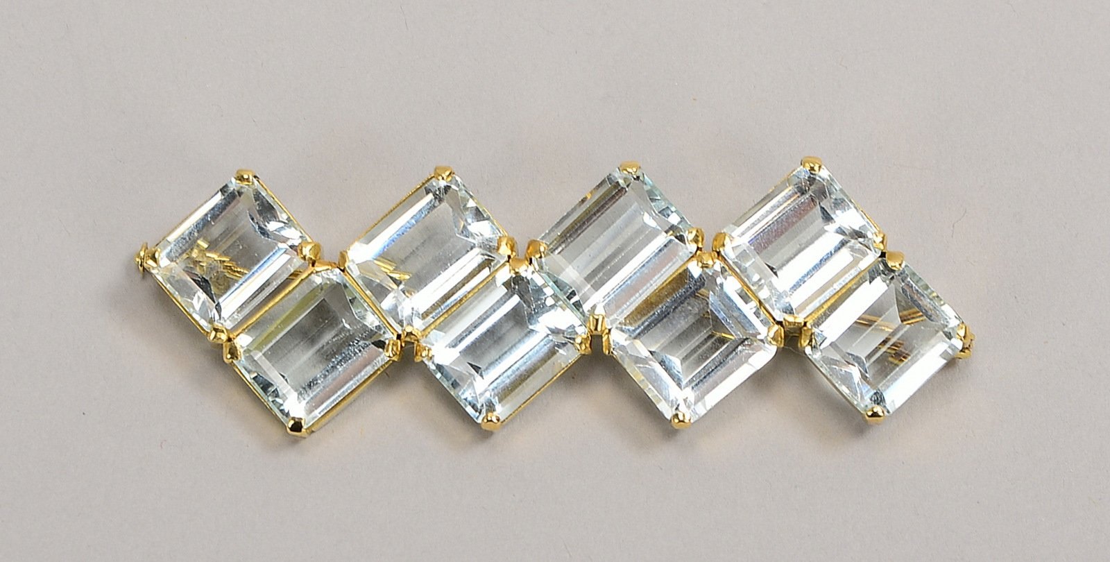 Brosche, 585 GG (gest.), 8x brasil. Aquamarine/Maße 10 x 12 mm; Gew. 19,90 g