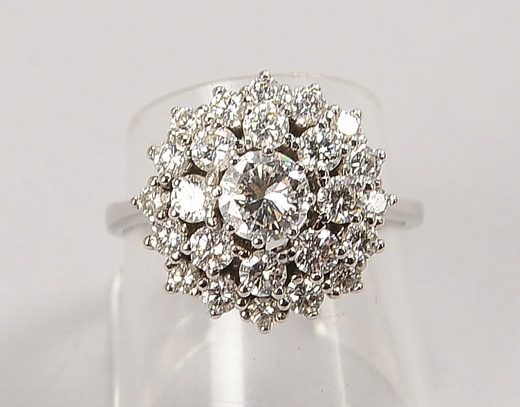 Ring, 585 WG (gest.), 25-f. Brillantbesatz/ca. 1,87 ct, 'G-H', 'Vsi'; RG 56, Gew. 5,70 g